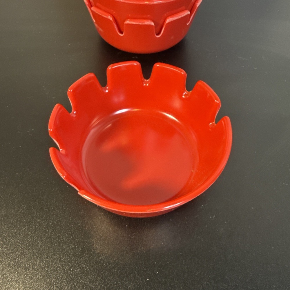 Tablecraft 265R1 4 1/4 in x 1 3/4 in Red Classic Deepwell Ashtray